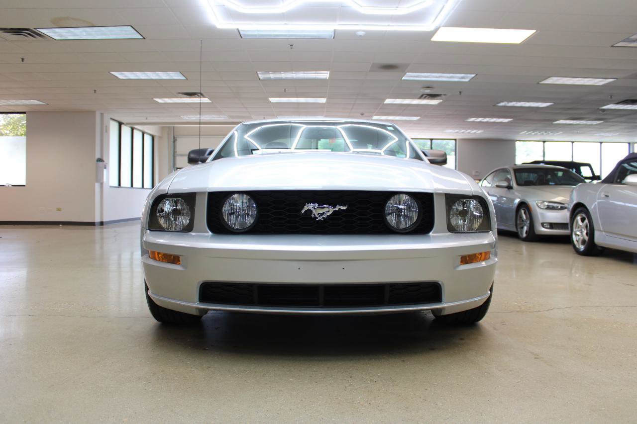 Used 2005 Ford Mustang GT RWD image 13