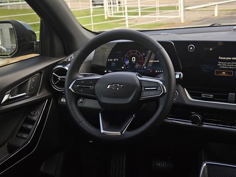 New 2026 Chevrolet Equinox LT w/ Midnight Edition FWD image 10