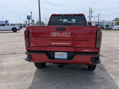 Used 2024 GMC Sierra 2500 AT4 w/ AT4 Preferred Package AWD/4WD image 6