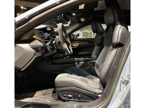 Used 2023 Audi e-tron GT Premium Plus image 22