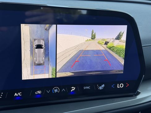New 2026 Chevrolet Traverse LT w/ Midnight/Sport Edition AWD/4WD image 26