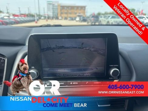 Used 2025 Nissan Rogue SV w/ SV Premium Package FWD image 24