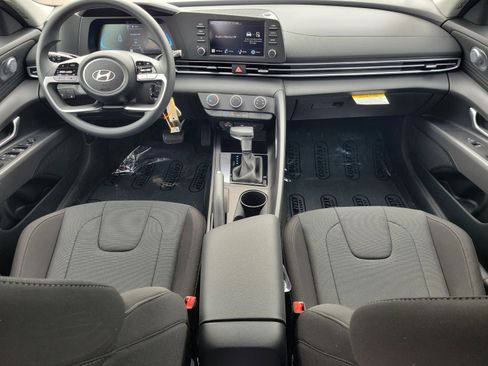 New 2026 Hyundai Elantra SE FWD image 24