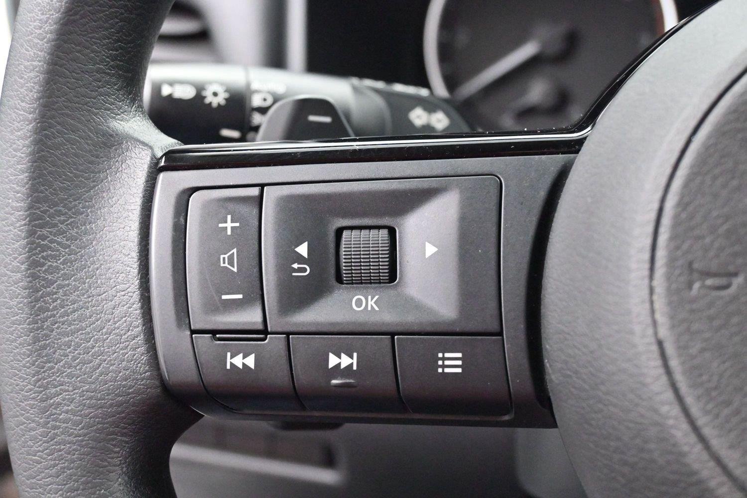 Used 2021 Nissan Rogue SV AWD/4WD image 16
