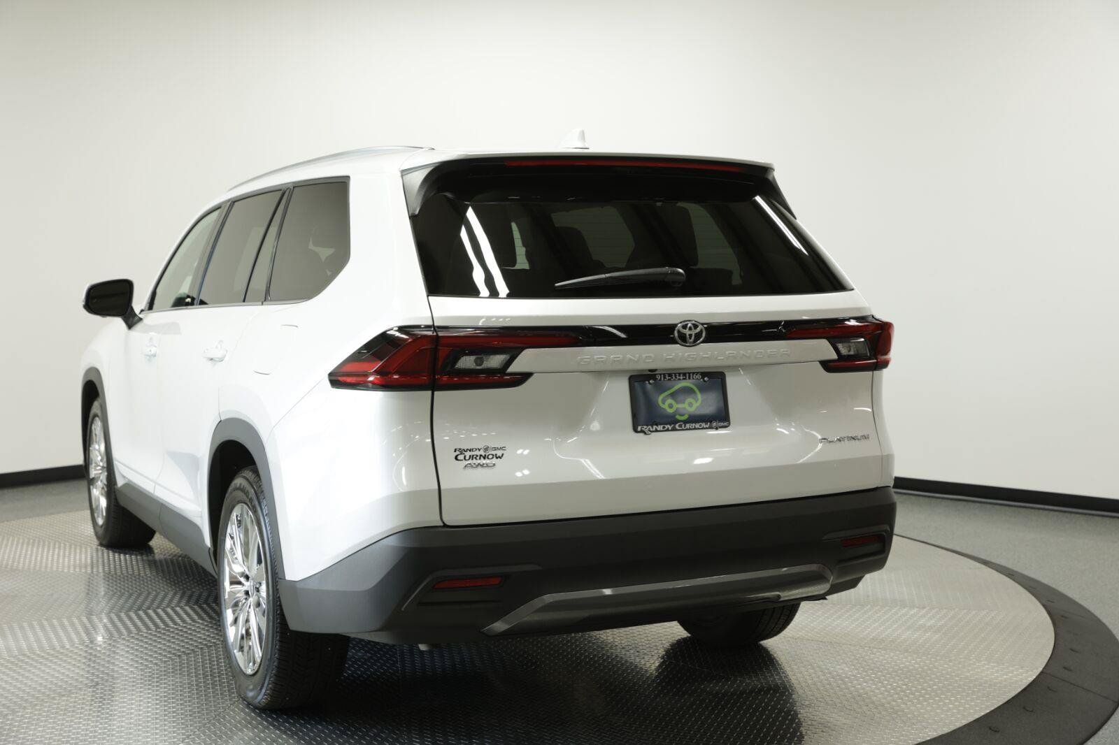 Used 2025 Toyota Grand Highlander AWD image 6