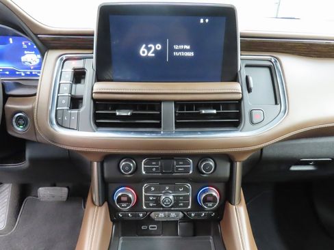 Used 2024 Chevrolet Suburban High Country image 14