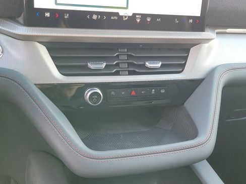 New 2026 Ford Explorer Active w/ Active Comfort Package image 28