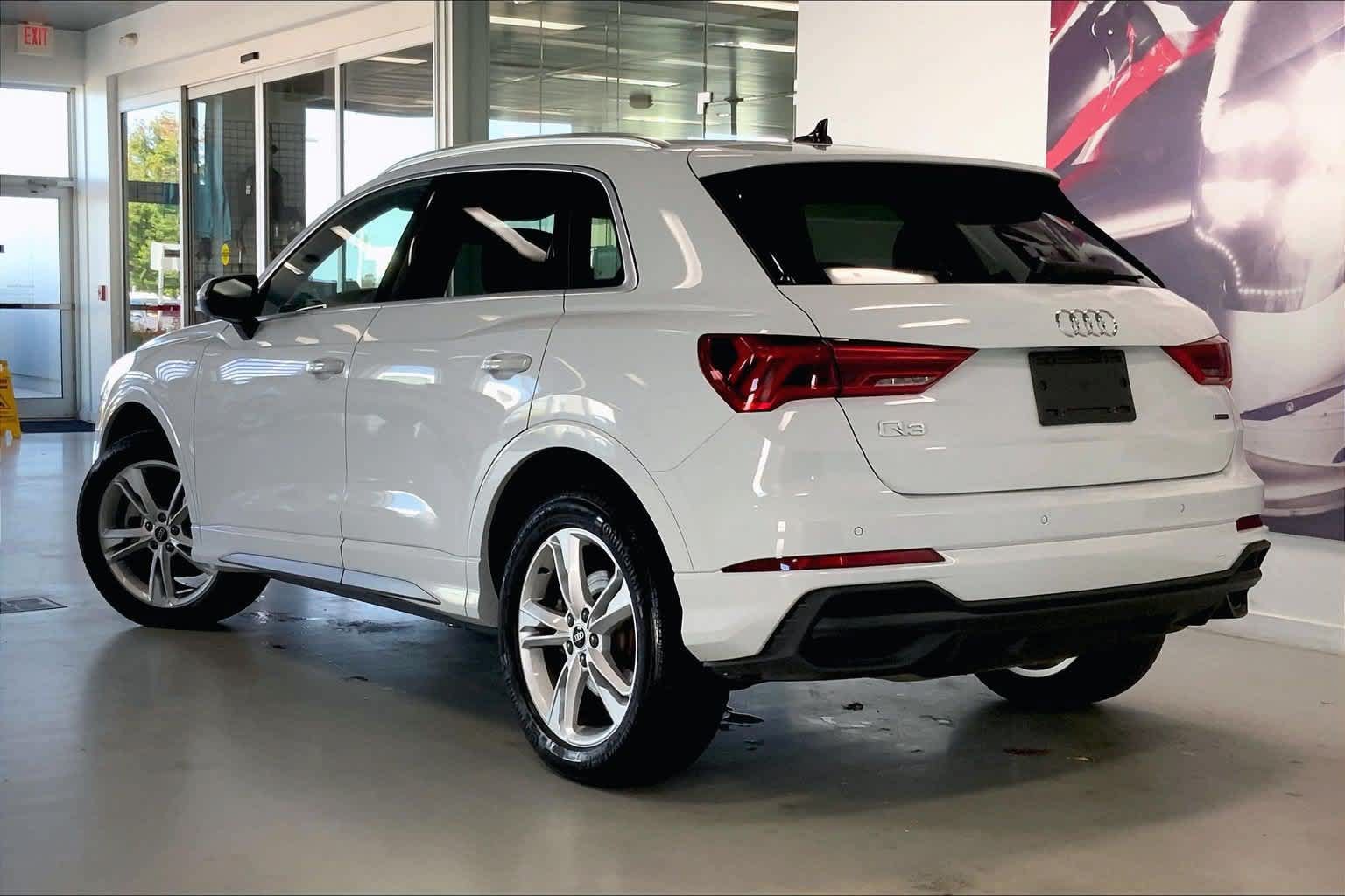 Certified 2023 Audi Q3 2.0T Premium w/ Convenience Package AWD/4WD image 4