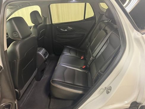 Used 2024 GMC Terrain AT4 image 28