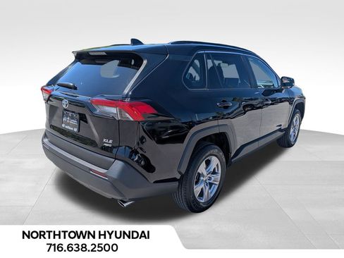 Used 2025 Toyota RAV4 XLE AWD/4WD image 12
