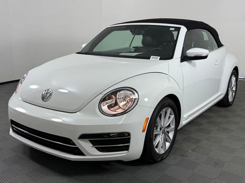 Used 2019 Volkswagen Beetle 2.0T SE image 1