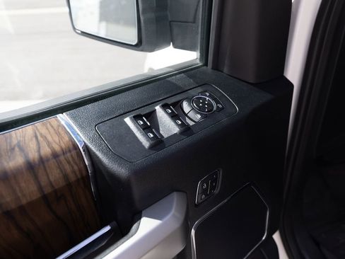 Used 2018 Ford F150 Lariat w/ Equipment Group 502A Luxury image 12