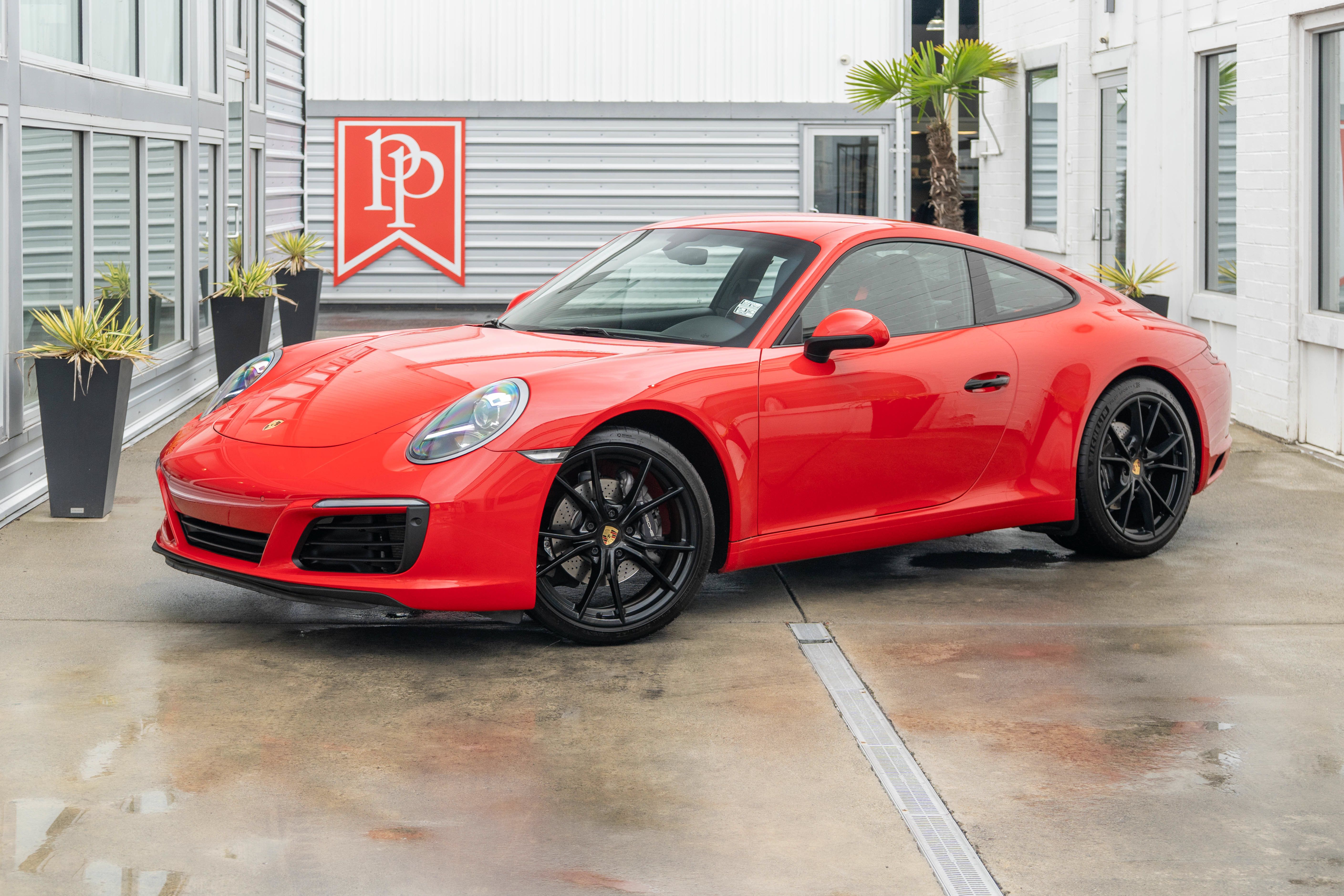 Used 2018 Porsche 911 Carrera RWD image 2