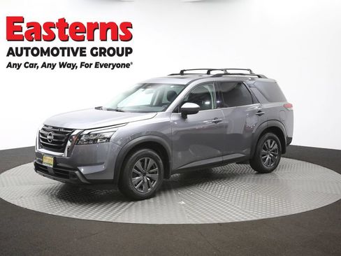 Used 2023 Nissan Pathfinder SV w/ SV Premium Package AWD/4WD image 60