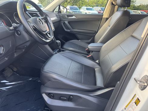 Used 2018 Volkswagen Tiguan SE w/ 18" Alloy Wheels Package AWD/4WD image 30