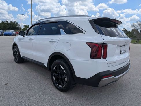 Certified 2025 Kia Sorento S AWD/4WD image 7