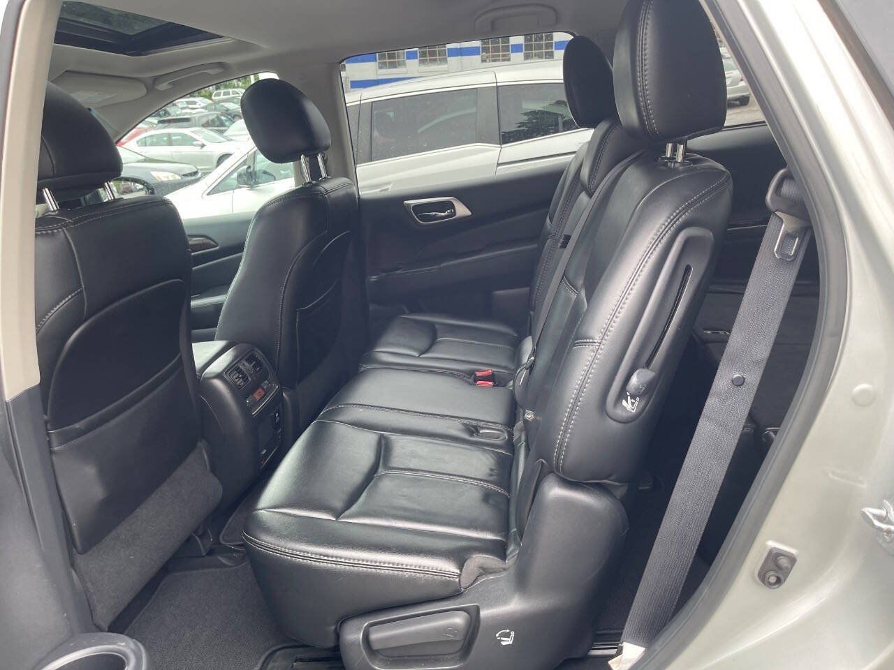 Used 2016 Nissan Pathfinder SL w/ SL Premium Package AWD/4WD image 20