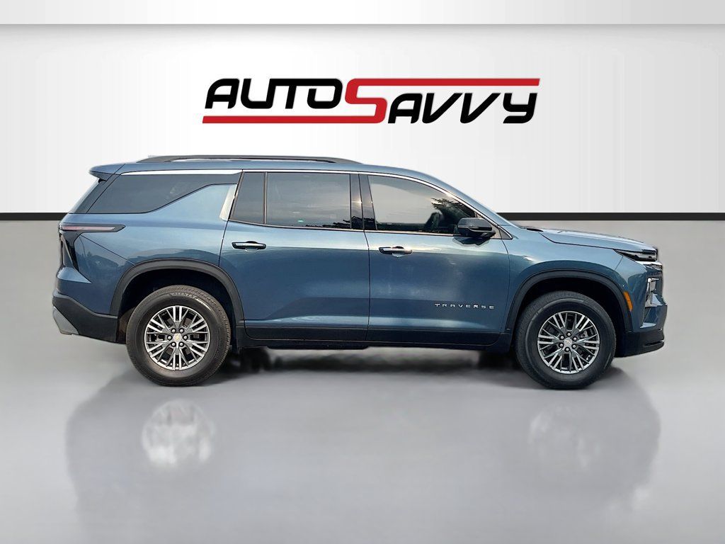 Used 2026 Chevrolet Traverse LT w/ Driver Confidence Package AWD/4WD image 8