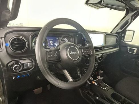 Used 2024 Jeep Wrangler Unlimited Rubicon 4xe AWD/4WD image 13
