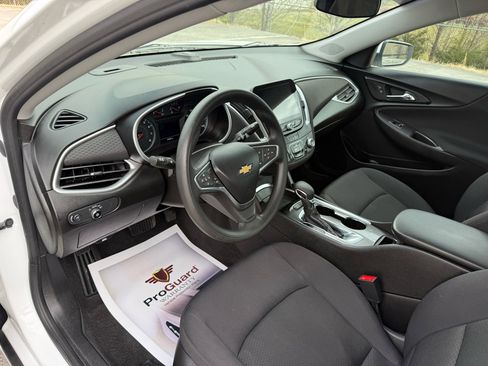Used 2021 Chevrolet Malibu LS w/ Driver Confidence Package II image 32