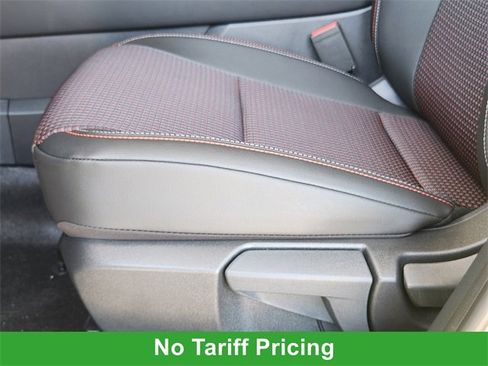 New 2025 Nissan Kicks SR image 18