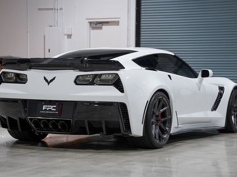 Used 2016 Chevrolet Corvette Z06 w/ 3LZ Preferred Equipment Group image 16