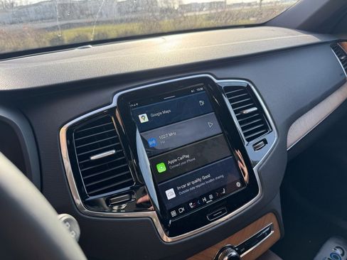 Used 2024 Volvo XC90 B6 Plus w/ Protection Package image 9