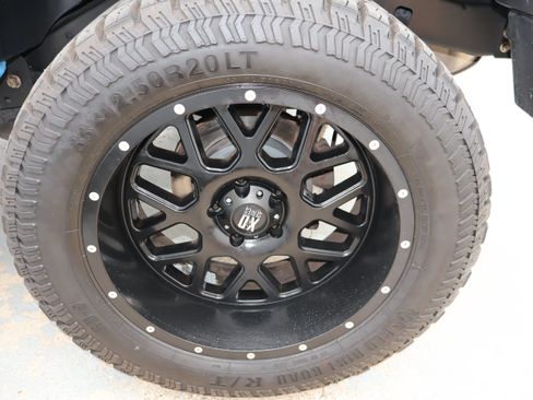 Used 2015 Jeep Wrangler Unlimited Sahara AWD/4WD image 10