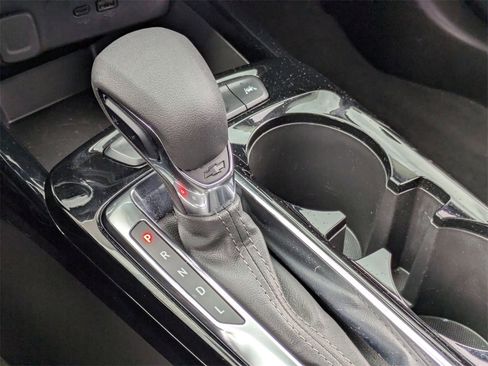 Used 2025 Chevrolet Trax LT w/ LT Convenience Package image 23