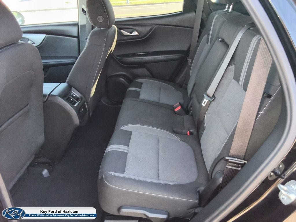 Used 2025 Chevrolet Blazer LT FWD image 16