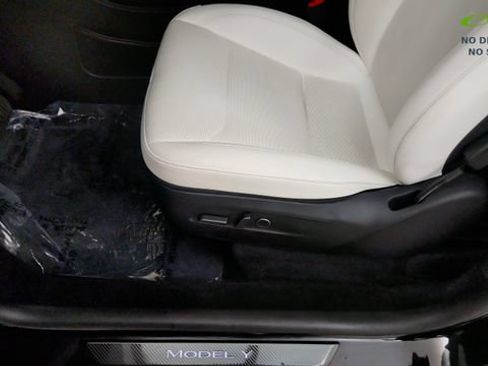 Used 2026 Tesla Model Y 2WD image 49