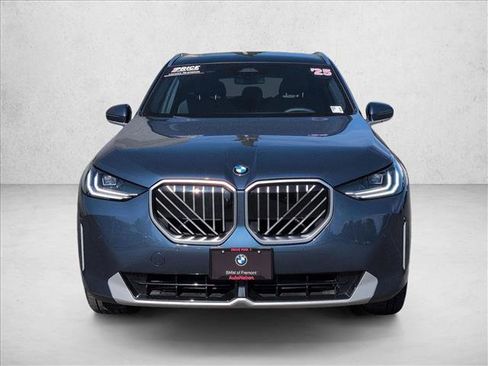 Used 2025 BMW X3 xDrive30i w/ Premium Package image 2