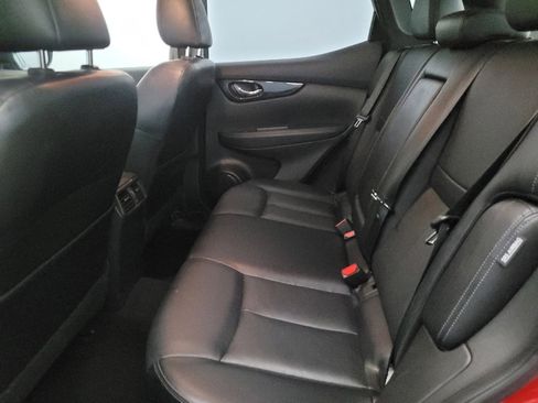 Used 2021 Nissan Rogue Sport SL w/ Premium Package image 18