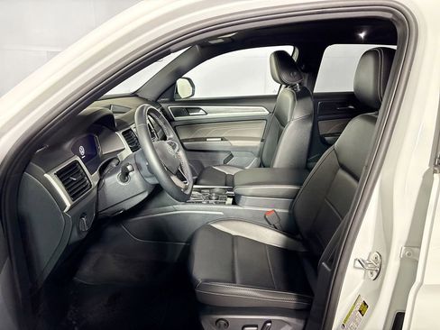 Certified 2023 Volkswagen Atlas Cross Sport SE w/ Panoramic Sunroof Package image 11