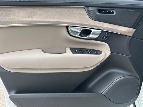 New 2026 Volvo XC90 B6 Ultra image 12