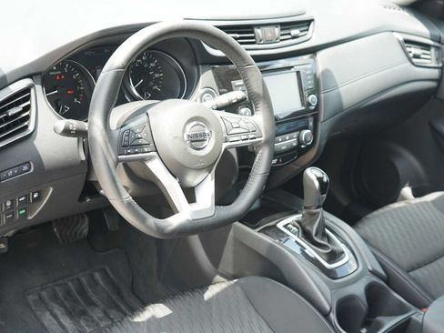 Used 2019 Nissan Rogue SV FWD image 8