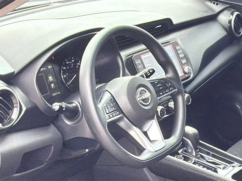 Used 2023 Nissan Kicks SV image 9