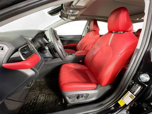 Used 2024 Toyota Camry XSE w/ Navigation Package image 18