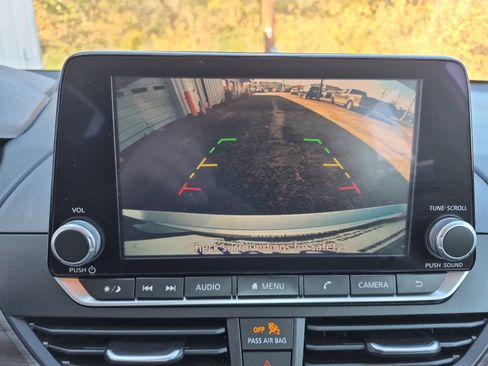 Used 2024 Nissan Altima 2.5 SV image 32