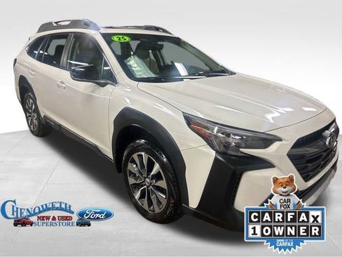 Used 2025 Subaru Outback Limited image 1