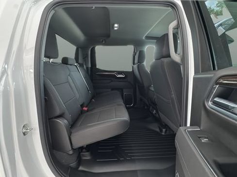 Used 2025 Chevrolet Silverado 1500 LT AWD/4WD image 16