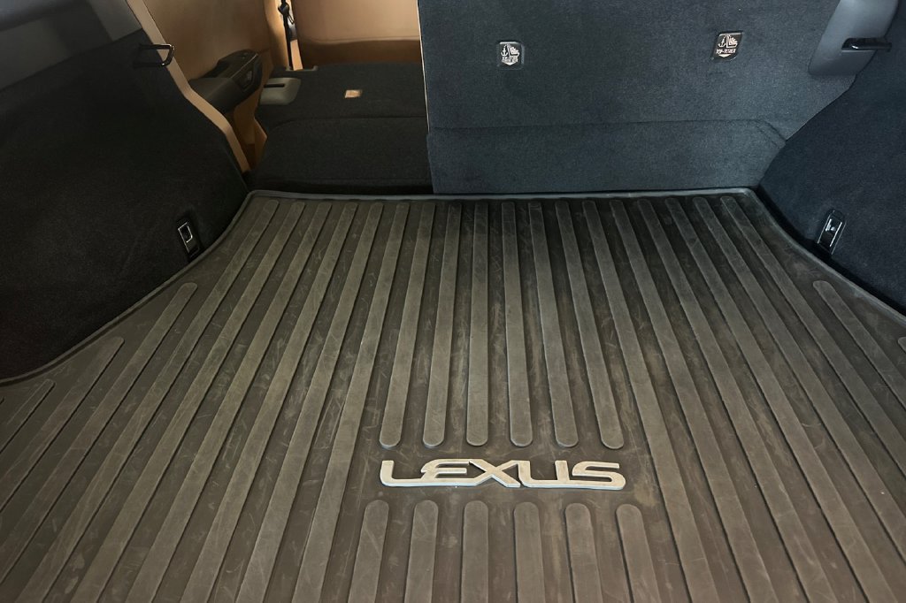 Certified 2023 Lexus RZ 450e Premium w/ Technology Package AWD/4WD image 15