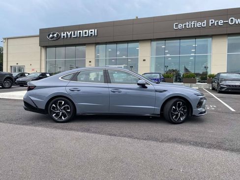 Used 2024 Hyundai Sonata SEL FWD image 2