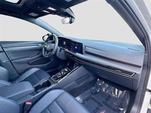 Used 2024 Volkswagen Golf R image 28