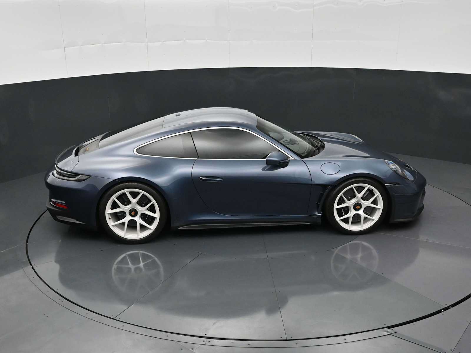 Certified 2024 Porsche 911 GT3 RS RWD image 40