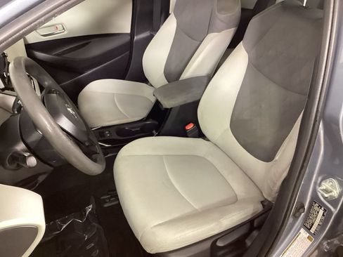 Used 2020 Toyota Corolla LE FWD image 12