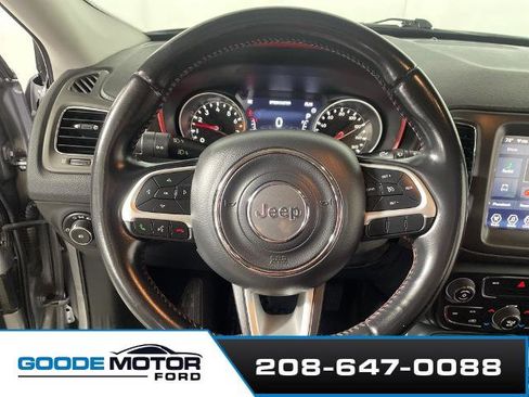 Used 2020 Jeep Compass Trailhawk image 12