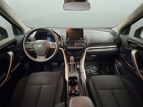 Used 2024 Mitsubishi Eclipse Cross LE AWD/4WD image 9