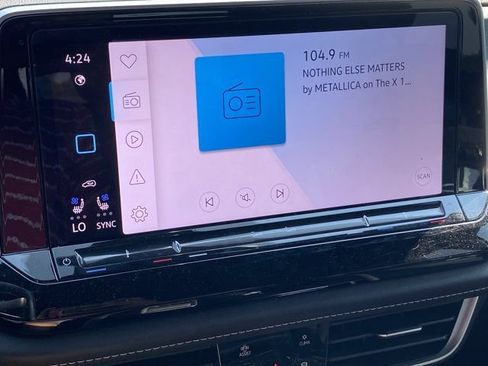 Used 2024 Volkswagen Atlas Cross Sport SE w/ Panoramic Sunroof Package FWD image 21