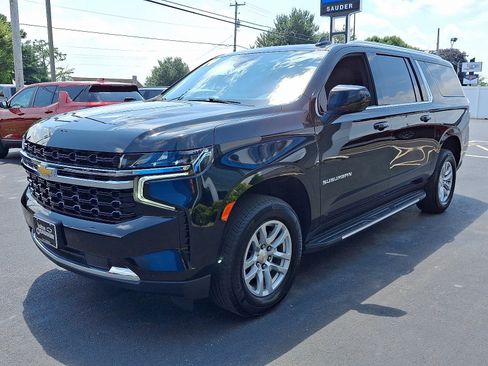 Used 2024 Chevrolet Suburban LS image 3